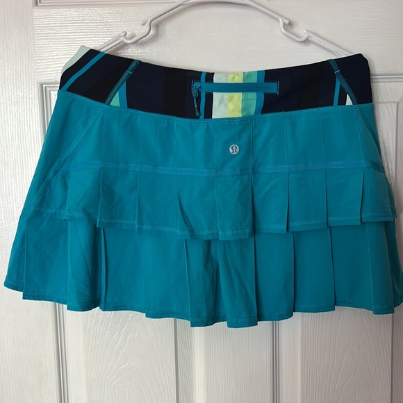 Lululemon skirt - Picture 2 of 5